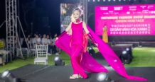 Vedette Phù Ngữ Đồng hóa nàng thơ lụa kiêu kỳ trên sân khấu Viethouse Fashion Show Green Heritage 20 Vedette Phù Ngữ Đồng hóa nàng thơ lụa kiêu kỳ trên sân khấu Viethouse Fashion Show Green Heritage 20